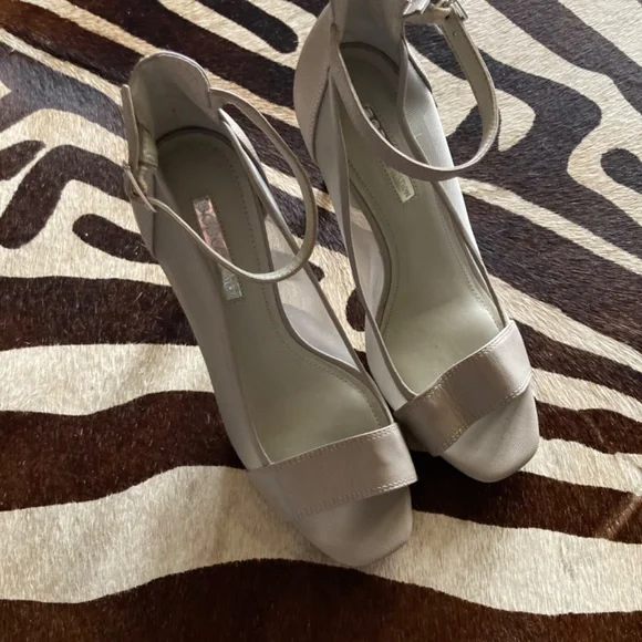 New  BCBG Mary Jane mesh heel sandles - Picture 7 of 7